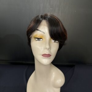PERUCA WIG CURTA CASTANHA COM MECHAS