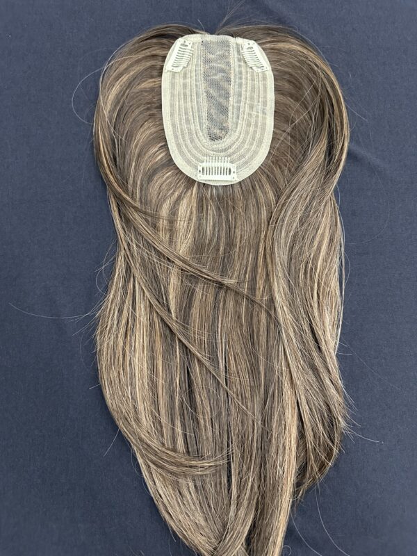 TOPO CABELO HUMANO MORENA ILUMINADO DE 40CM - Imagem 2