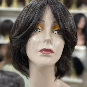 PERUCA WIG CABELO BRASILEIRO HUMANO GRISALHA NATURAL COM UMA LEVE ONDULAÇÃO NAS PONTAS DE 30 CM ( TOUCA COM REGULAGEM NO TAMANHO)