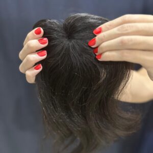 TOPO WIG CABELO HUMANO BRASILEIRO CASTANHO ESCURO FIOS GRISALHOS 30CM