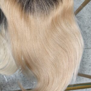 TOPO DE CABELO FIO A FIO 100% CABELO HUMANO BRASILEIRO LOIRO ONDULADO COM RAIZ ESFUMADA